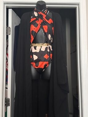 Swimsuit Edition:  
Nakimuli - 1 Piece Swimsuit and BFyne Coverup